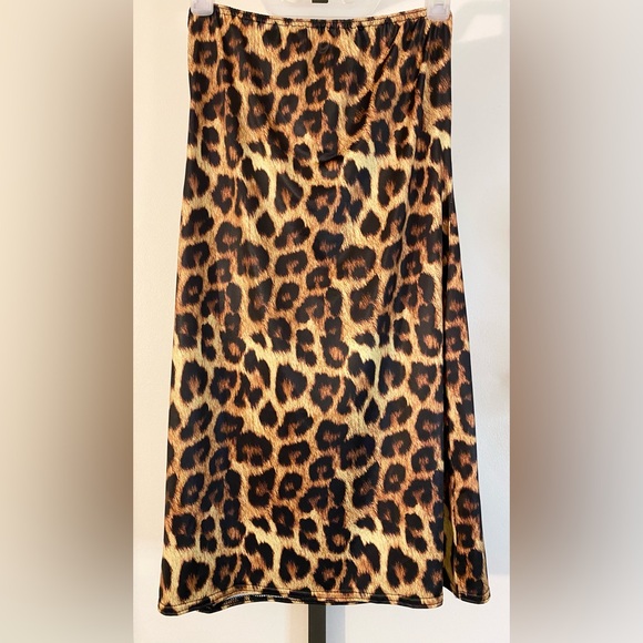 PrettyLittleThing Dresses & Skirts - PrettyLittleThing Black and Brown A-Line Midi Dress